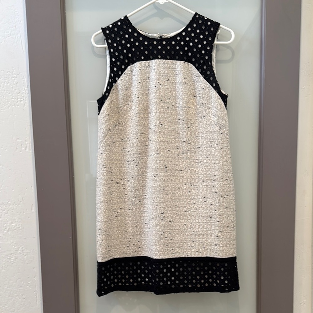 ANN TAYLOR Beige and Black Sleeveless Sheath Dress - Size 6P